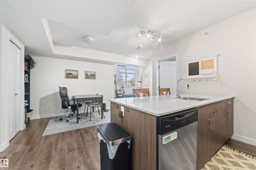 402 10227 115 Street, Edmonton, AB - Indoor Photo Showing Kitchen