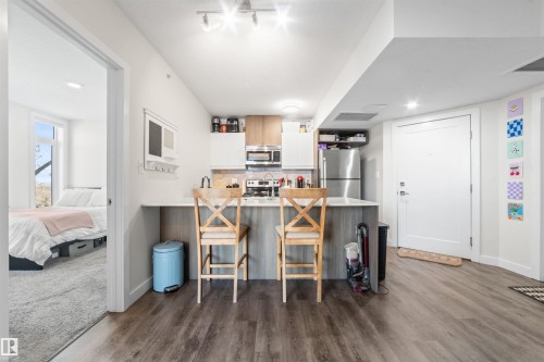 402 10227 115 Street, Edmonton, AB - Indoor