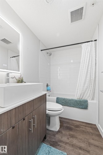 402 10227 115 Street, Edmonton, AB - Indoor Photo Showing Bathroom