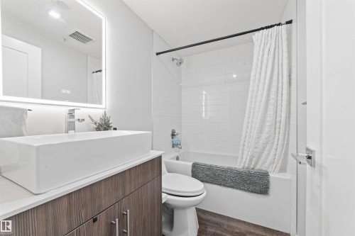 402 10227 115 Street, Edmonton, AB - Indoor Photo Showing Bathroom