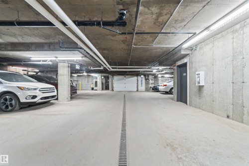402 10227 115 Street, Edmonton, AB - Indoor Photo Showing Garage