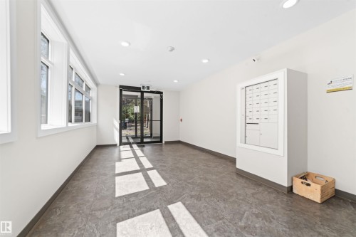 402 10227 115 Street, Edmonton, AB - Indoor Photo Showing Other Room