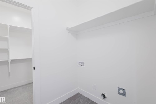 1570 Siskin Link, Edmonton, AB - Indoor Photo Showing Other Room