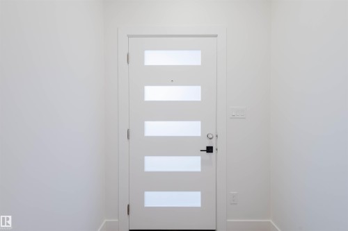 1570 Siskin Link, Edmonton, AB - Indoor Photo Showing Other Room