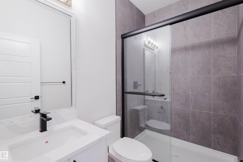 1570 Siskin Link, Edmonton, AB - Indoor Photo Showing Bathroom