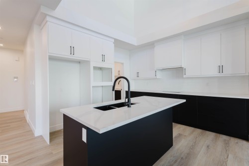 1570 Siskin Link, Edmonton, AB - Indoor Photo Showing Kitchen