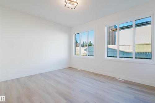 1570 Siskin Link, Edmonton, AB - Indoor Photo Showing Other Room