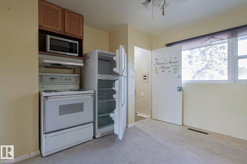 12029 50 Street, Edmonton, AB - Indoor Photo Showing Kitchen