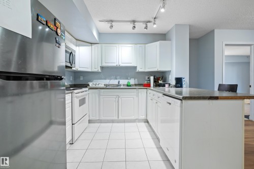 1102 10909 103 Avenue, Edmonton, AB - Indoor Photo Showing Kitchen