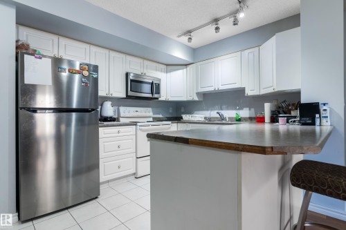 1102 10909 103 Avenue, Edmonton, AB - Indoor Photo Showing Kitchen