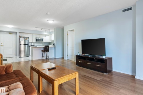 1102 10909 103 Avenue, Edmonton, AB - Indoor Photo Showing Living Room