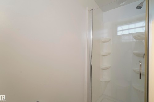 6208 149 Avenue, Edmonton, AB - Indoor Photo Showing Bathroom