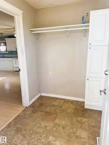 4531 47 Street, Rural Lac Ste. Anne County, AB - Indoor With Storage