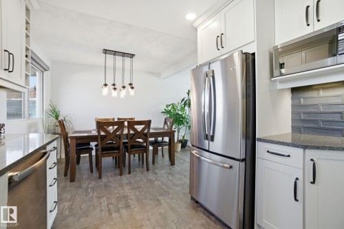 10657 St Gabriel School Road, Edmonton, AB - Indoor