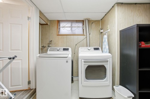 10657 St Gabriel School Road, Edmonton, AB - Indoor Photo Showing Laundry Room