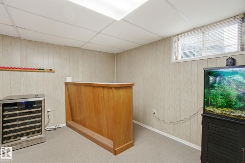 10657 St Gabriel School Road, Edmonton, AB - Indoor