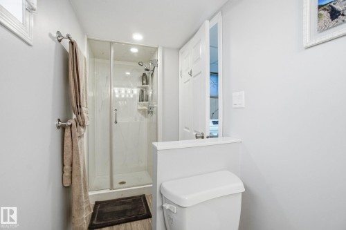 10657 St Gabriel School Road, Edmonton, AB - Indoor Photo Showing Bathroom