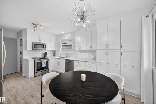 7719 71 Avenue, Edmonton, AB - Indoor Photo Showing Kitchen With Upgraded Kitchen