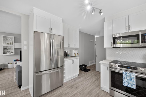 7719 71 Avenue, Edmonton, AB - Indoor Photo Showing Kitchen