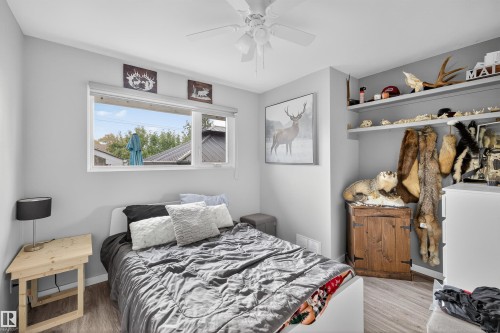 7719 71 Avenue, Edmonton, AB - Indoor Photo Showing Bedroom