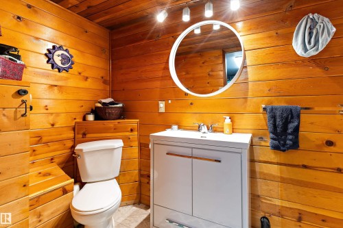 12131 141 Street, Edmonton, AB - Indoor Photo Showing Bathroom