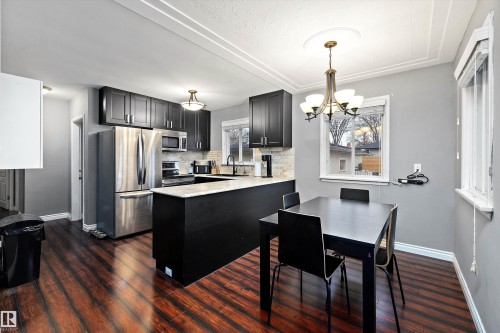 12039 52 Street, Edmonton, AB - Indoor