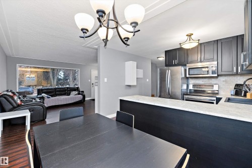 12039 52 Street, Edmonton, AB - Indoor