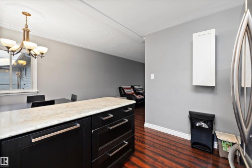 12039 52 Street, Edmonton, AB - Indoor