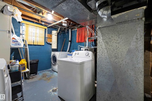 12039 52 Street, Edmonton, AB - Indoor Photo Showing Laundry Room