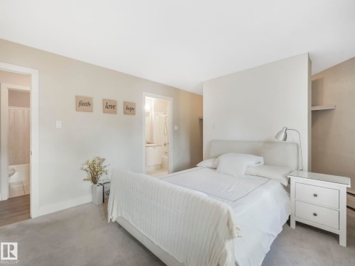 102 9715 110 Street, Edmonton, AB - Indoor Photo Showing Bedroom