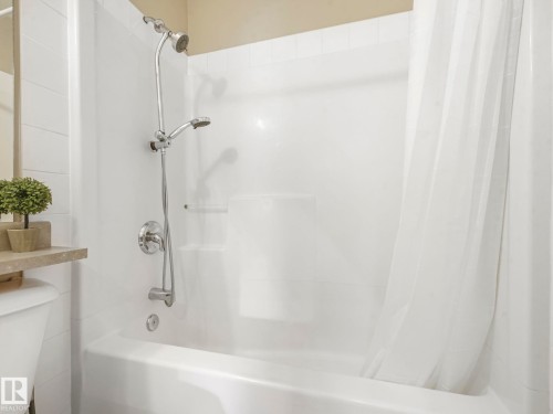 102 9715 110 Street, Edmonton, AB - Indoor Photo Showing Bathroom