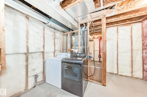 12 Graywood Terrace, Stony Plain, AB - Indoor Photo Showing Laundry Room