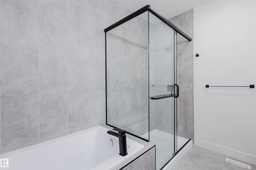 339 Munn Way, Leduc, AB - Indoor Photo Showing Bathroom