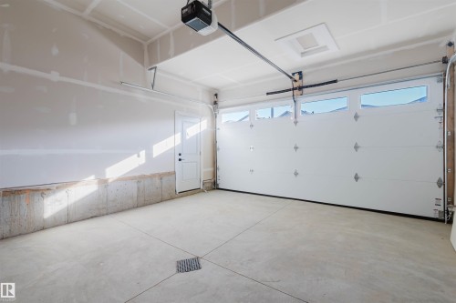 339 Munn Way, Leduc, AB - Indoor Photo Showing Garage