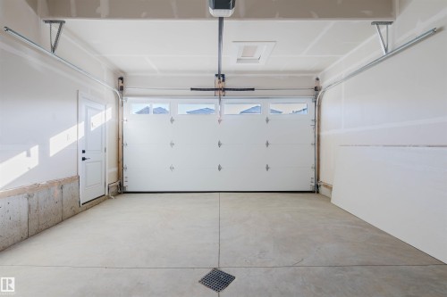 339 Munn Way, Leduc, AB - Indoor Photo Showing Garage