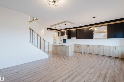339 Munn Way, Leduc, AB - Indoor Photo Showing Kitchen