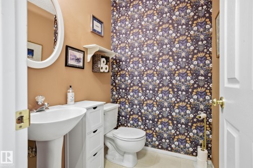 17 9935 167 Street, Edmonton, AB - Indoor Photo Showing Bathroom