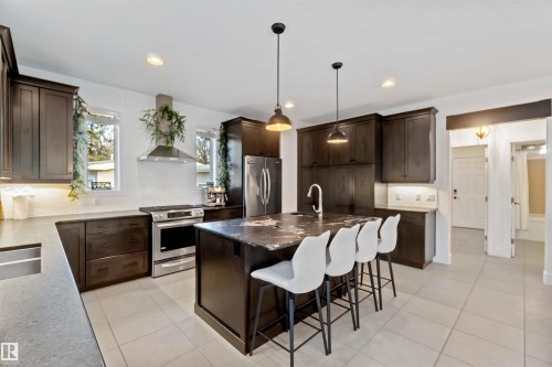 4 Grenfell Avenue, St. Albert, AB - Indoor Photo Showing Kitchen With Upgraded Kitchen
