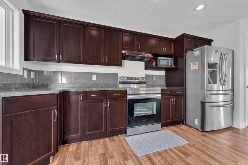 1807 52 Street, Edmonton, AB - Indoor Photo Showing Kitchen