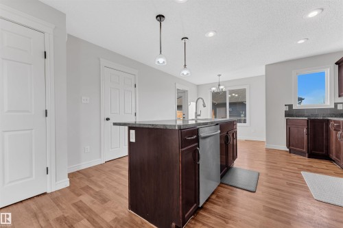 1807 52 Street, Edmonton, AB - Indoor Photo Showing Kitchen