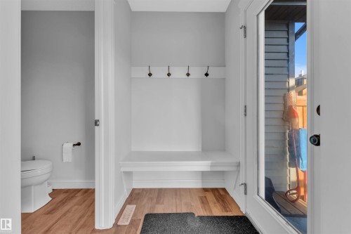 1807 52 Street, Edmonton, AB - Indoor