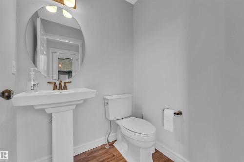 1807 52 Street, Edmonton, AB - Indoor Photo Showing Bathroom