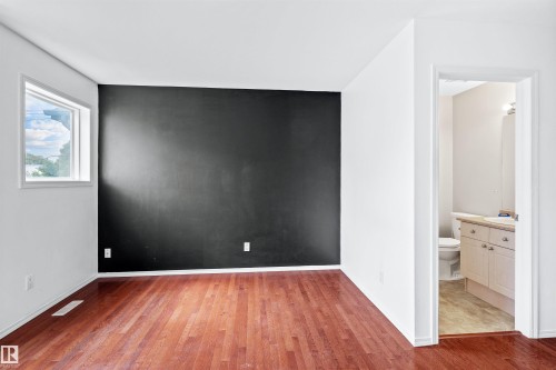 10516 108 Avenue, Edmonton, AB - Indoor Photo Showing Other Room