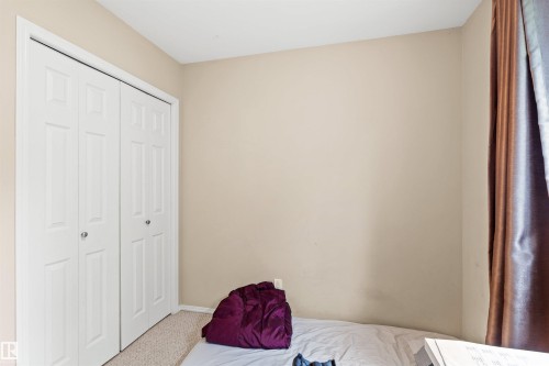 10516 108 Avenue, Edmonton, AB - Indoor Photo Showing Bedroom