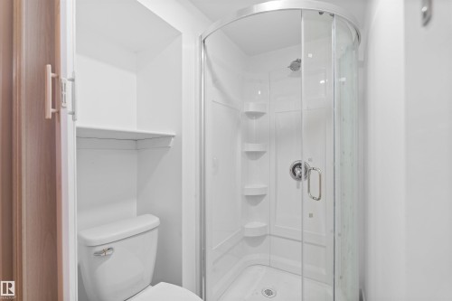 10516 108 Avenue, Edmonton, AB - Indoor Photo Showing Bathroom