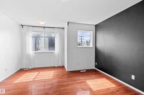 10516 108 Avenue, Edmonton, AB - Indoor Photo Showing Other Room