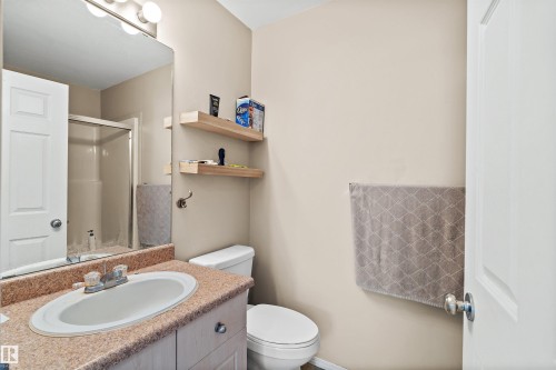 10516 108 Avenue, Edmonton, AB - Indoor Photo Showing Bathroom