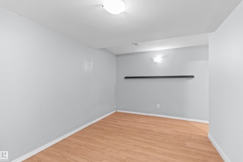 10516 108 Avenue, Edmonton, AB - Indoor Photo Showing Other Room