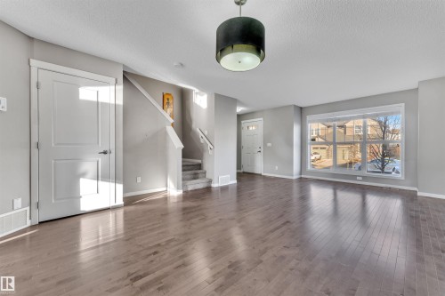 5239 20 Avenue, Edmonton, AB - Indoor