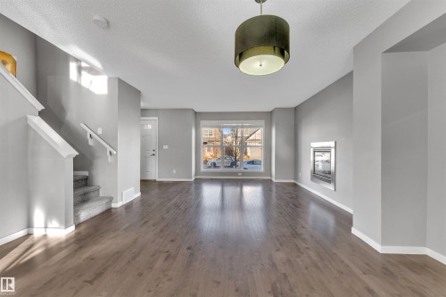 5239 20 Avenue, Edmonton, AB - Indoor Photo Showing Other Room